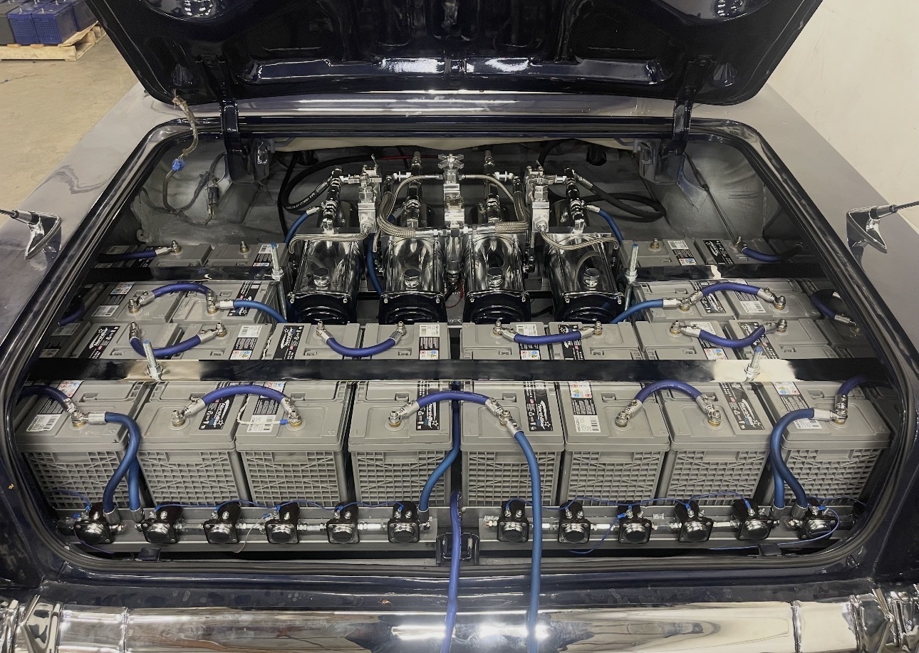 Gray lowrider hydraulic trunk setup